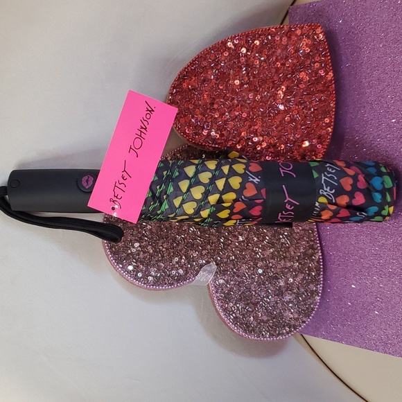 Betsey Johnson πNWTπ Heart Rainbow Umbrella! πππ - Picture 9 of 9